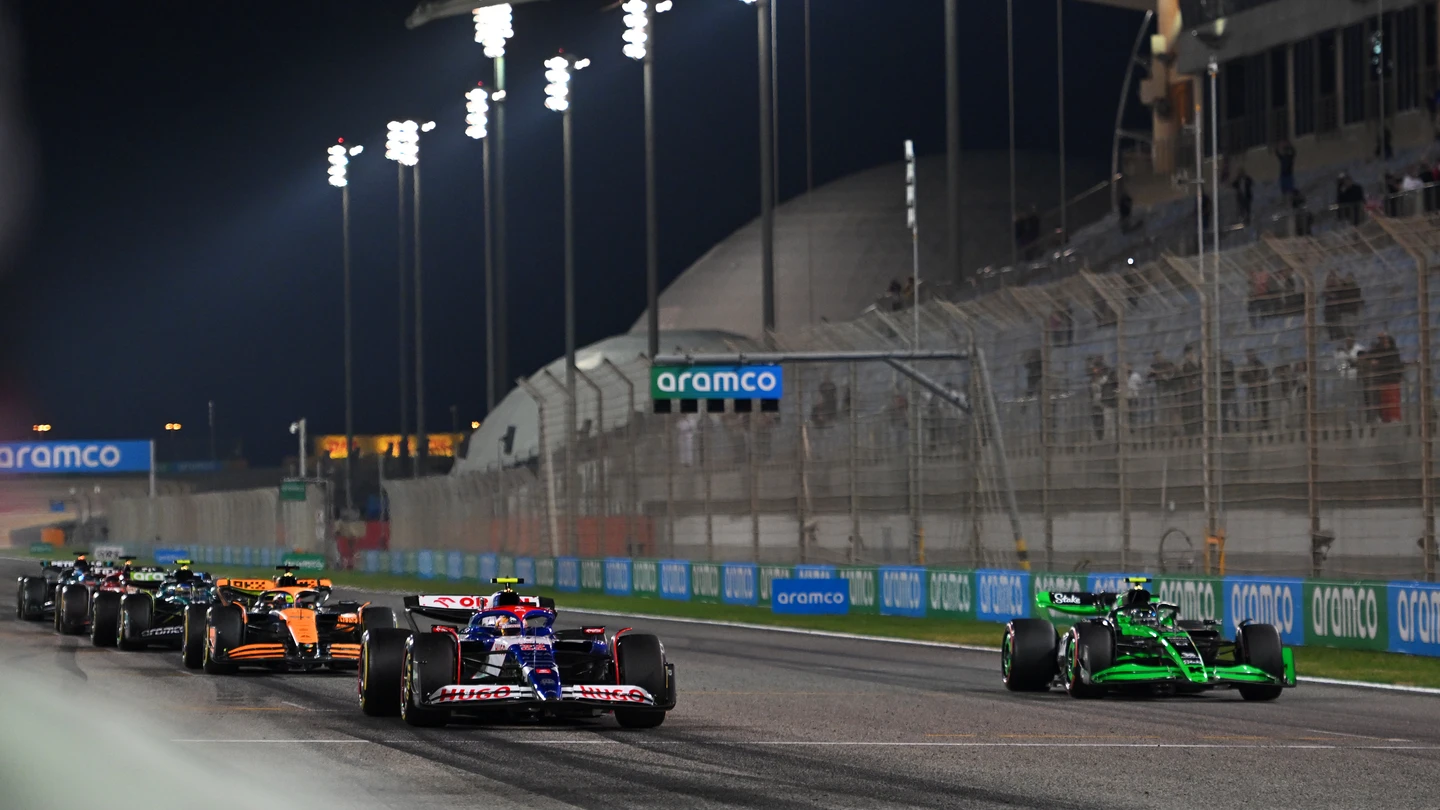 Los coches de F1 durante la pretemporada en Bahréin Los coches de F1 durante la pretemporada en Bahréin