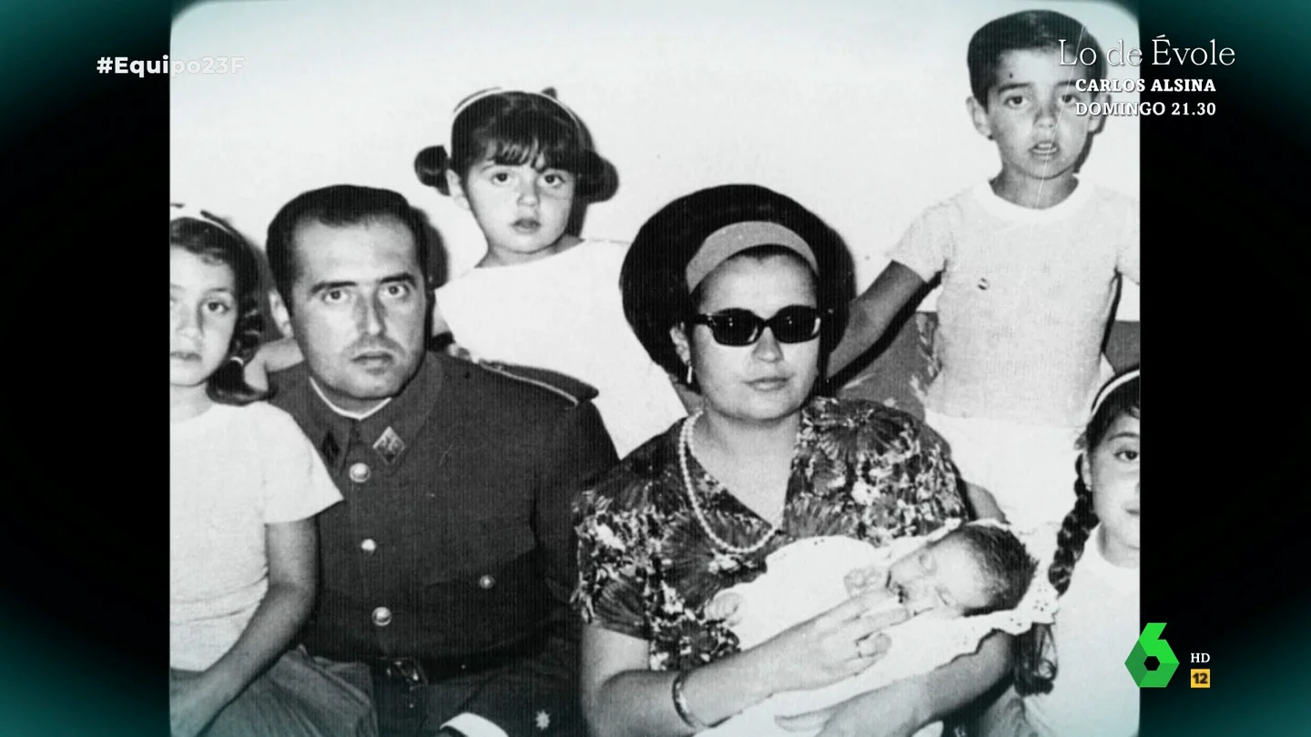 Antonio Tejero con su mujer y sus seis hijos Antonio Tejero con su mujer y sus seis hijos