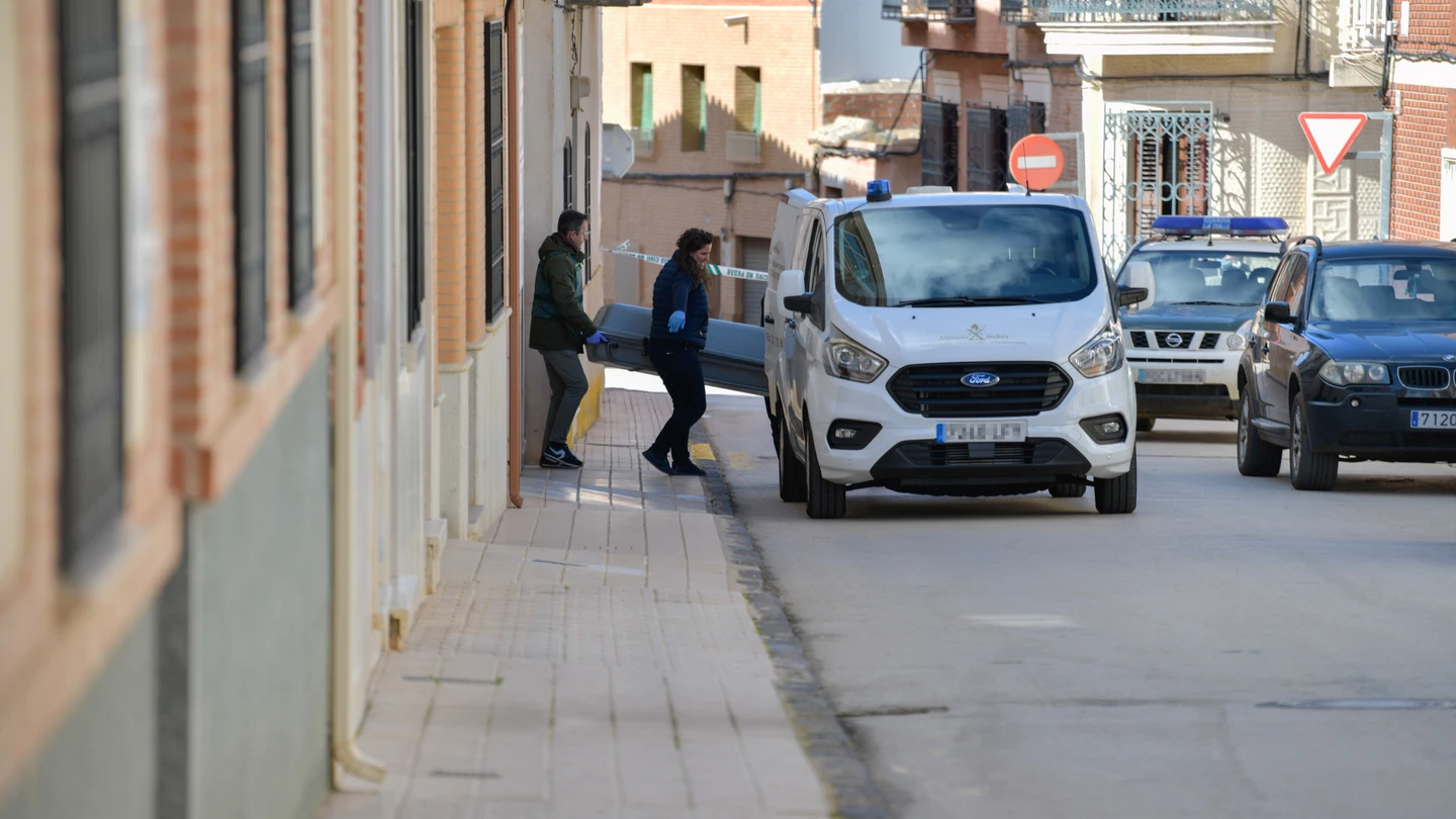 Una mujer de 54 años de edad fue asesinada el 23 de febrero por su marido, ya detenido, en Aldea del Rey, Ciudad Real Una mujer de 54 años de edad fue asesinada el 23 de febrero por su marido, ya detenido, en Aldea del Rey, Ciudad Real