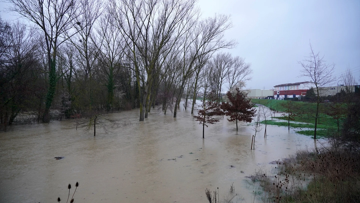 Zona afectada por las lluvias en Vitoria. Zona afectada por las lluvias en Vitoria.