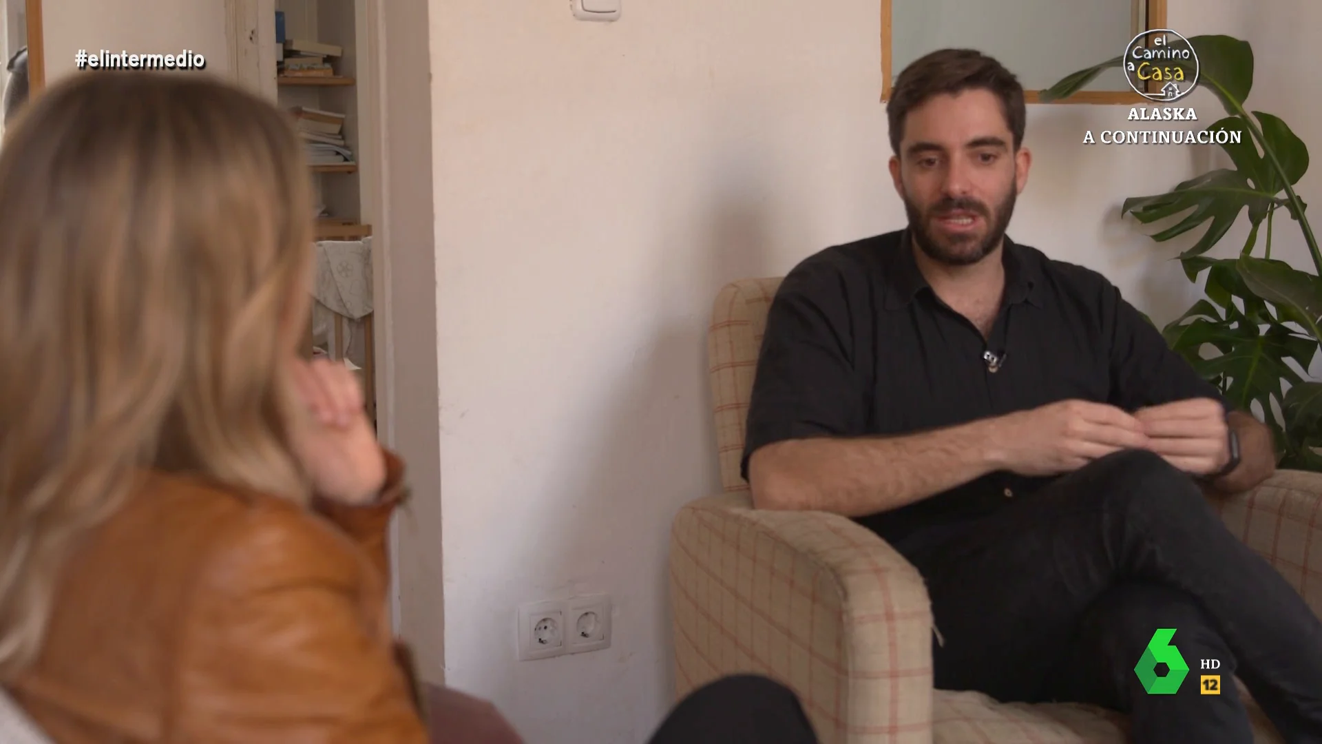 Jaime, tras ver cómo un fondo buitre ha comprado su edificio: "Mi hijo de tres años no entiende por qué debe abandonar su casa" Jaime, tras ver cómo un fondo buitre ha comprado su edificio: "Mi hijo de tres años no entiende por qué debe abandonar su casa"