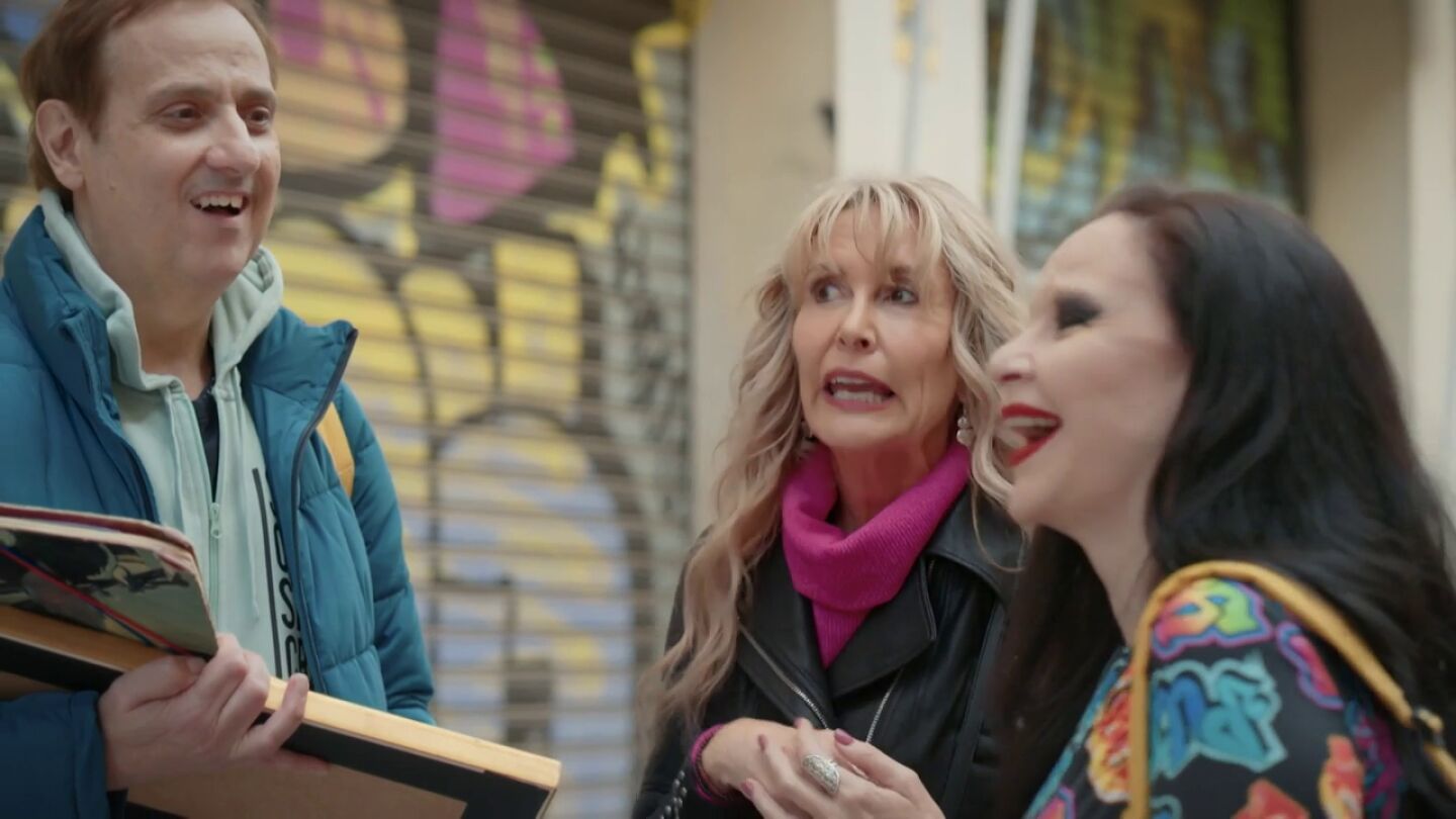 "Me contaste que te destrozaba la boca": as&iacute; recuerda una amiga de Alaska c&oacute;mo fue el primer beso de la cantante con "alguien"