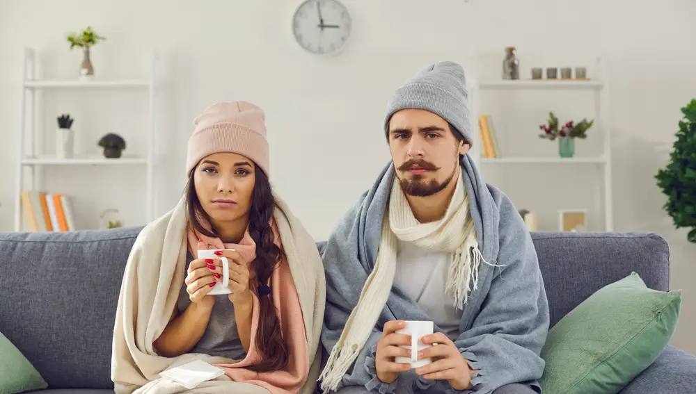 Dos personas con frío  Dos personas con frío