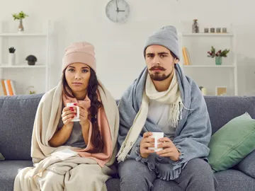 Dos personas con frío Dos personas con frío