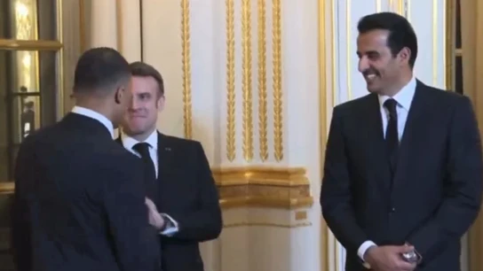 Macron, Mbappé y el Emir de Catar Macron, Mbappé y el Emir de Catar