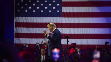  Illinois retira a Trump de la papeleta electoral por su papel en el asalto al Capitolio