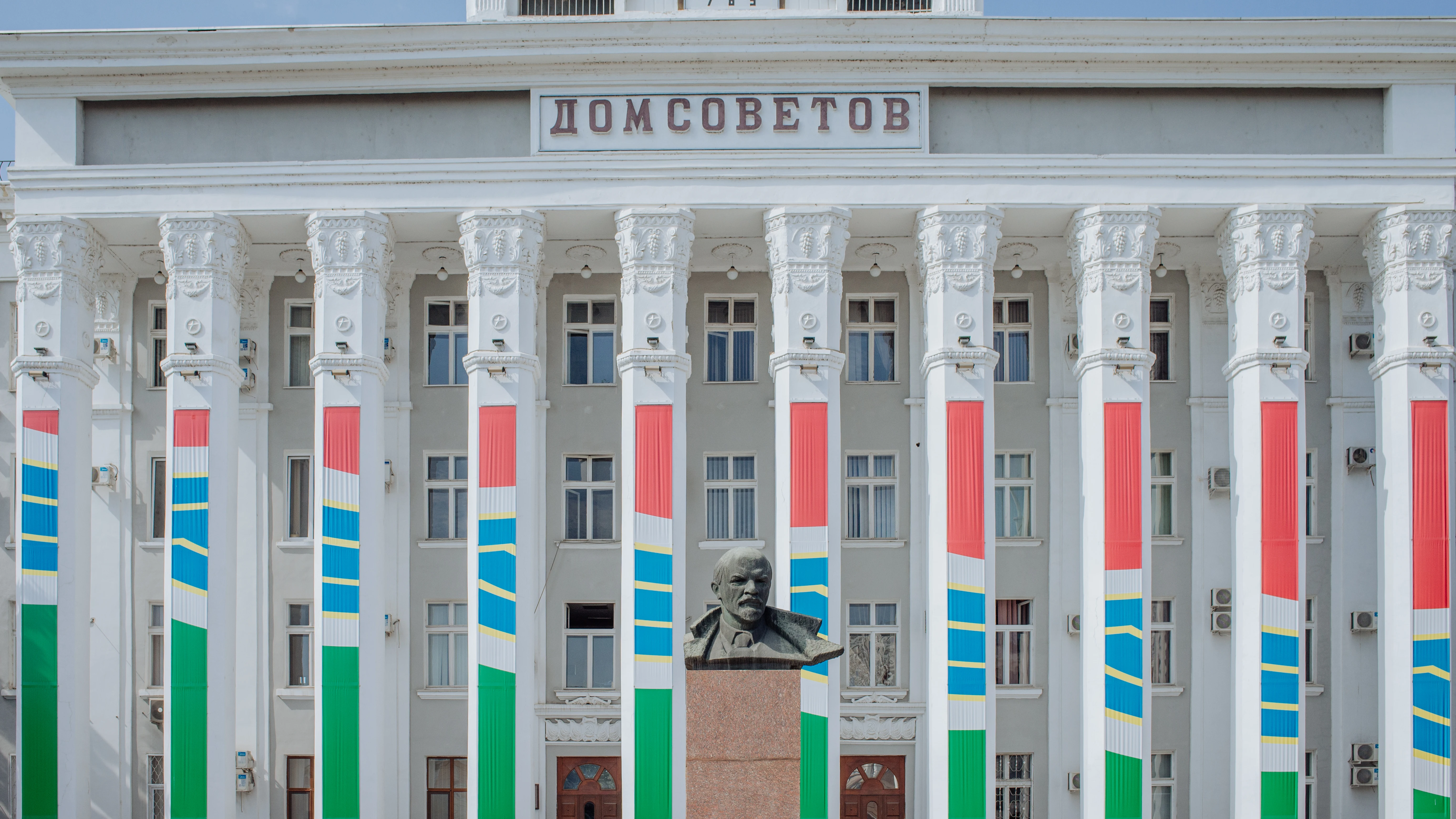 Un busto de Lenin frente a la Casa de los Soviets en Tiraspol, en la región moldava de Transnistria