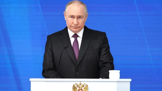 El Presidente de Rusia, Vladimir Putin, pronuncia su discurso anual sobre el estado de la nación en el centro de conferencias Gostiny Dvor. El Presidente de Rusia, Vladimir Putin, pronuncia su discurso anual sobre el estado de la nación en el centro de conferencias Gostiny Dvor.