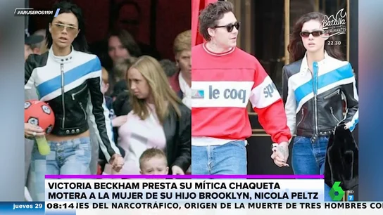 Victoria Beckham presta su icónica cazadora motera a Nicola Peltz Victoria Beckham presta su icónica cazadora motera a Nicola Peltz