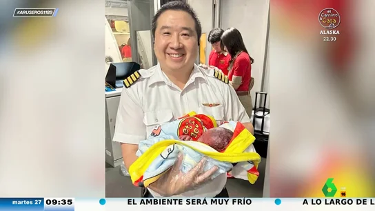 ARÚS: Un piloto de avión ayuda a una mujer a dar a luz en pleno vuelo ARÚS: Un piloto de avión ayuda a una mujer a dar a luz en pleno vuelo