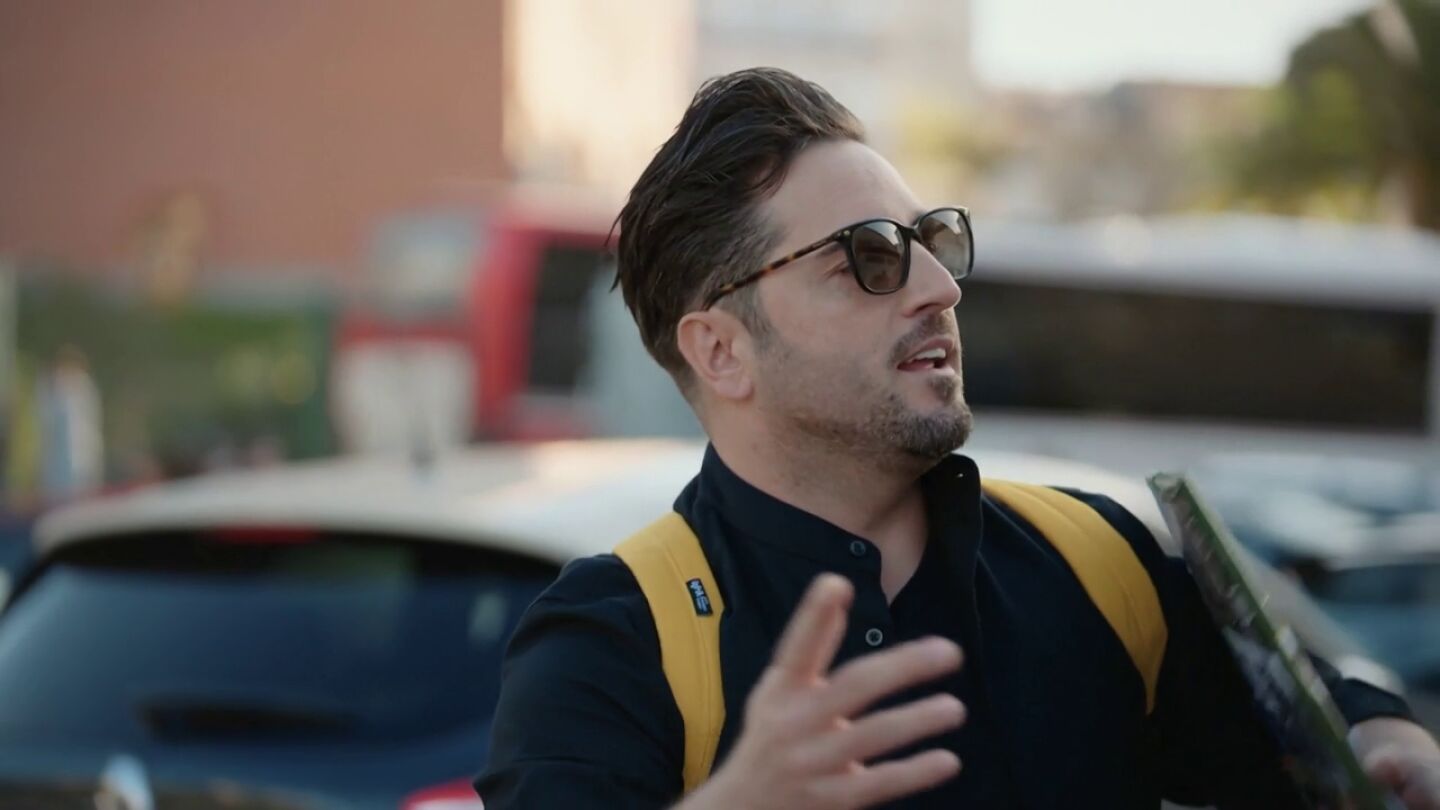 David Bustamante desvela c&oacute;mo se "endeud&oacute;" con su primer sueldo: "Le compr&eacute; a mi madre una pulsera de brillantes de 80.000 pesetas"
