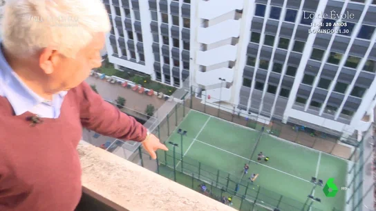 Los vecinos de un edificio de Madrid denuncian el ruido del club de pádel "Estamos aquí justo encima de la pista de pádel y son pelotazos constantes, gritos constantes, el tumulto, pelotazos", se queja Juan Miguel Sáinz, presidente de una comunidad de vecinos que ha denunciado a un club de pádel por el fuerte ruido.