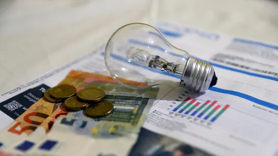 Imagen de archivo de un recibo de la luz. Imagen de archivo de un recibo de la luz.