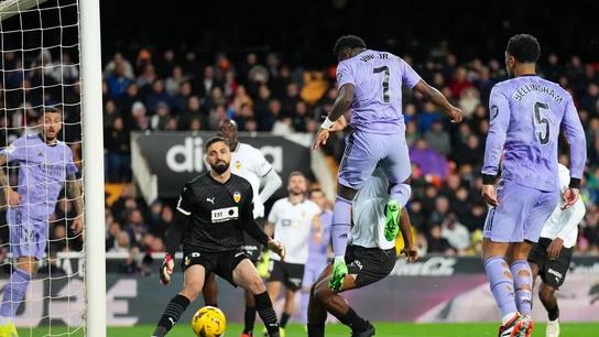 Vinicius anota el 2-2 definitivo en Mestalla Vinicius anota el 2-2 definitivo en Mestalla
