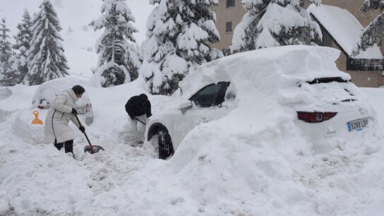 Nieve en la zona de Canfranc y Candanch&uacute;, en el Valle del Arag&oacute;n (Huesca)