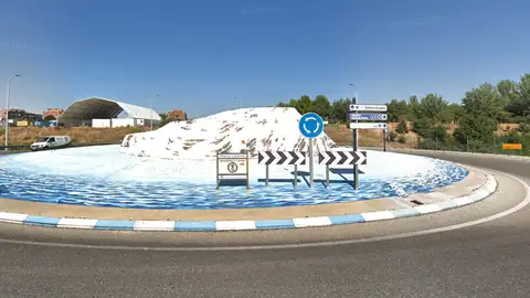 Rotonda de La Antártida, en Azuqueca de Henares (Guadalajara) Rotonda de La Antártida, en Azuqueca de Henares (Guadalajara)