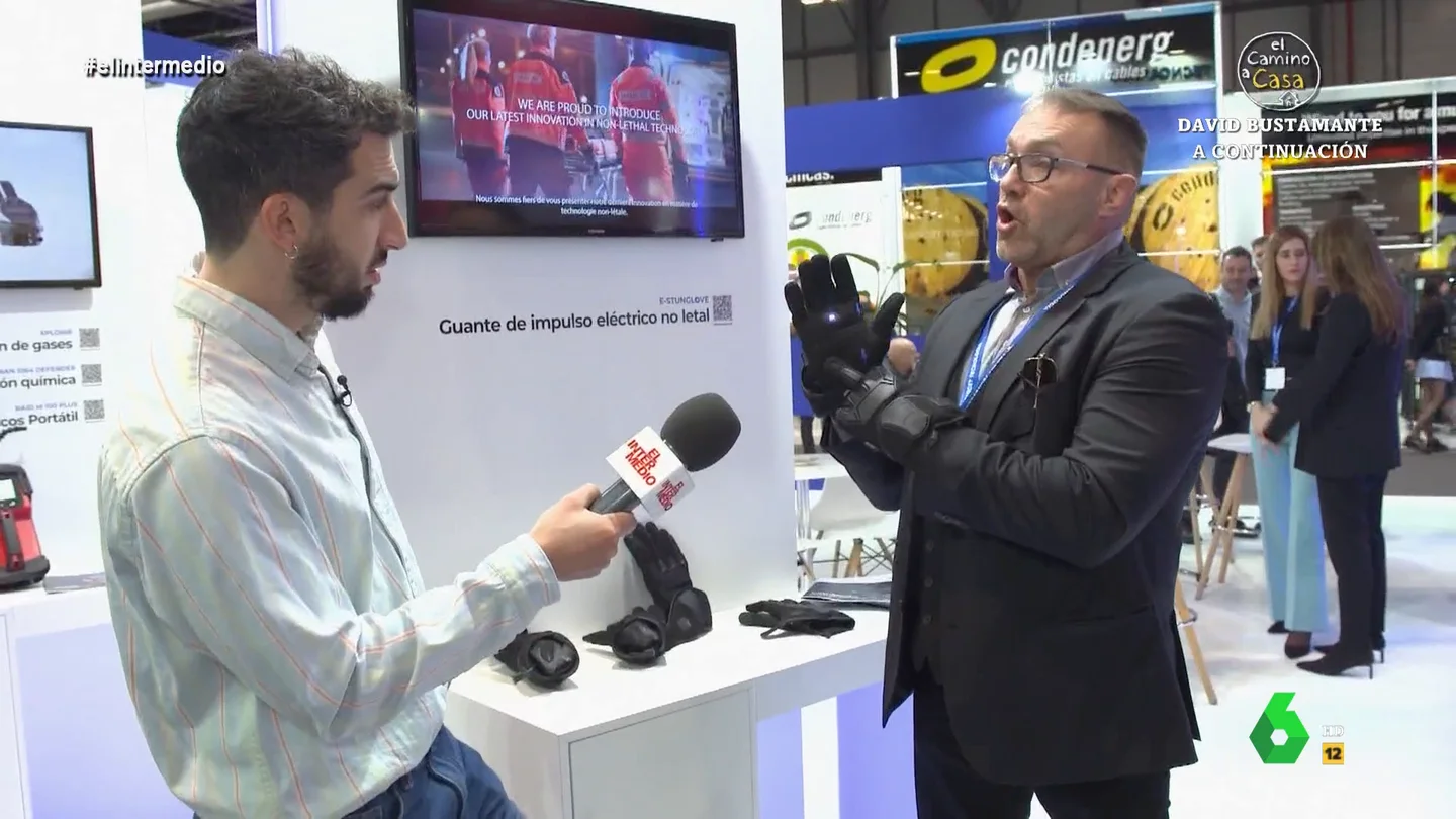 La reacción de Isma Juárez al ver el funcionamiento de unos guantes de impulso eléctrico: "Me cago vivo" La reacción de Isma Juárez al ver el funcionamiento de unos guantes de impulso eléctrico: "Me cago vivo"
