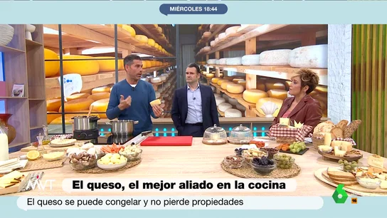 Pablo Ojeda explica por qué el queso curado o viejo es mejor para los intolerantes a la lactosa Pablo Ojeda desmonta en Más Vale Tarde mitos sobre el queso. En este vídeo, desvela un truco para poder moderar el consumo de queso, y comer todos los días, así como qué tipo de este alimento es el que más calorías tiene.