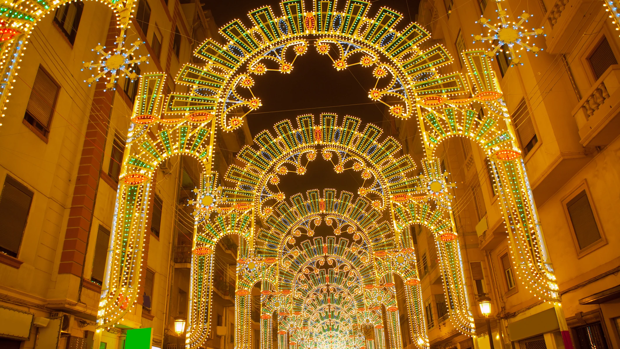 Luces en Valencia por las Fallas