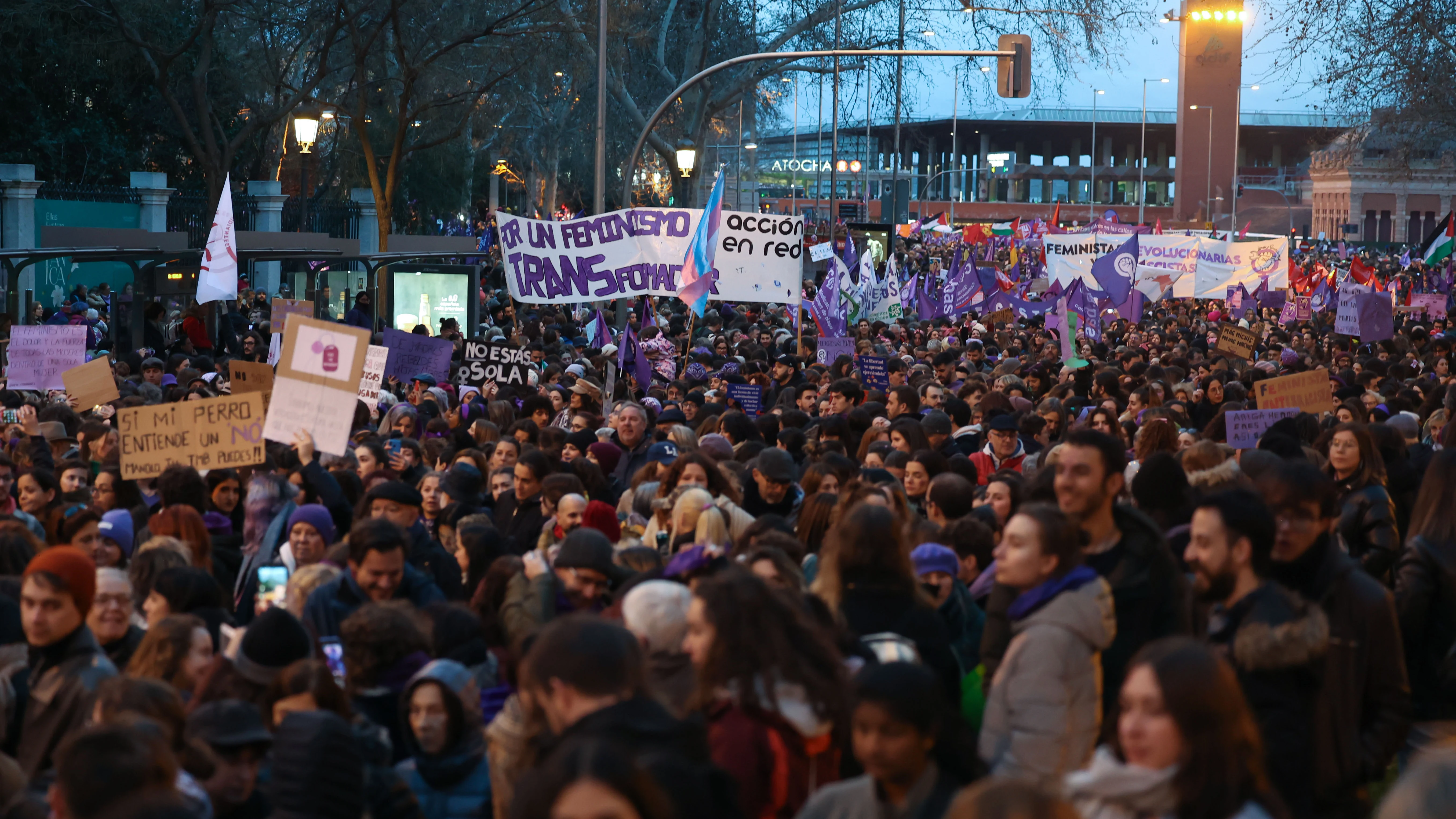 Manifestación convocada por la Comisión 8M bajo el lema 'Patriarcado, Genocidio, Privilegios #SeAcabó', este viernes en Madrid. 