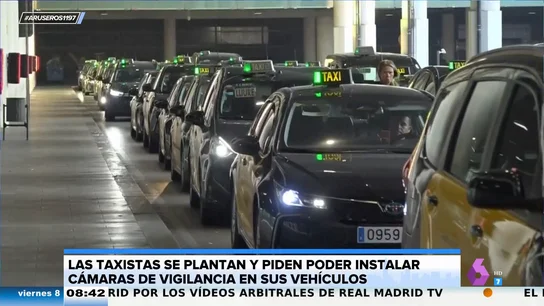 Las taxistas alzan la voz este 8M y reclaman que haya cámaras de vigilancia en los taxis: "Suelen sufrir más acoso y trato vejatorio" Las taxistas alzan la voz este 8M y reclaman que haya cámaras de vigilancia en los taxis: "Suelen sufrir más acoso y trato vejatorio"