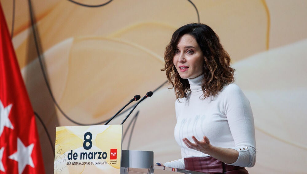 La presidenta de la Comunidad de Madrid, Isabel D&iacute;az Ayuso, preside el acto institucional de entrega de los Reconocimientos 8 de Marzo, en la Real Casa de Correos, a 8 de marzo de 2024, en Madrid (Espa&ntilde;a). 