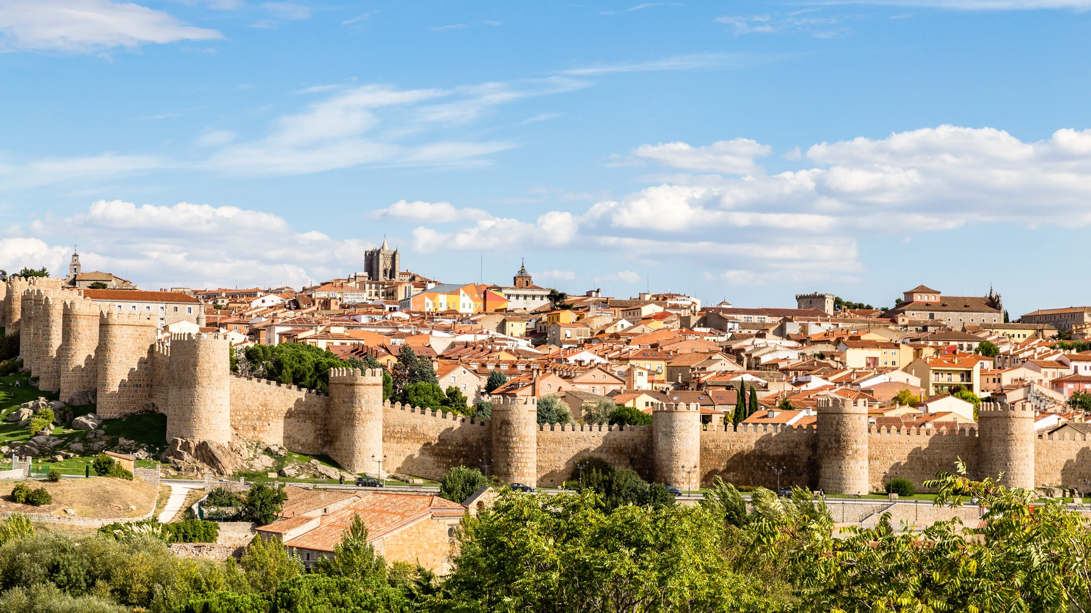 Vista a&eacute;rea de &Aacute;vila en Castilla y Le&oacute;n