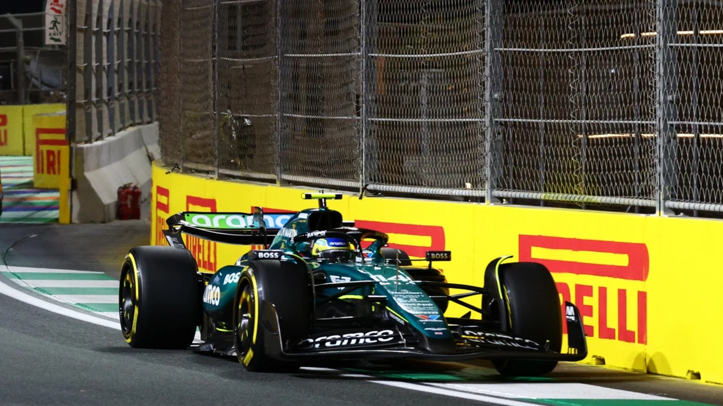 Fernando Alonso, cerca del muro Fernando Alonso, cerca del muro