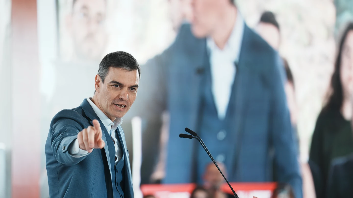 El presidente del Gobierno, Pedro Sánchez, en un acto del PSOE por el 20 aniversario del Gobierno de Zapatero Pedro Sánchez anuncia que el PSOE presentará un proyecto de ley para abolir la prostitución en España