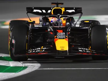 Max Verstappen ya es centenario en podios tras ganar en Jeddah Max Verstappen ya es centenario en podios tras ganar en Jeddah