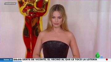 Del vestido de la venganza de Margot Robbie a los abdominales de Elsa Pataky: los looks más llamativos de los Oscar 2024