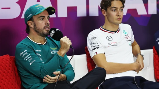 Fernando Alonso y George Russell Fernando Alonso y George Russell