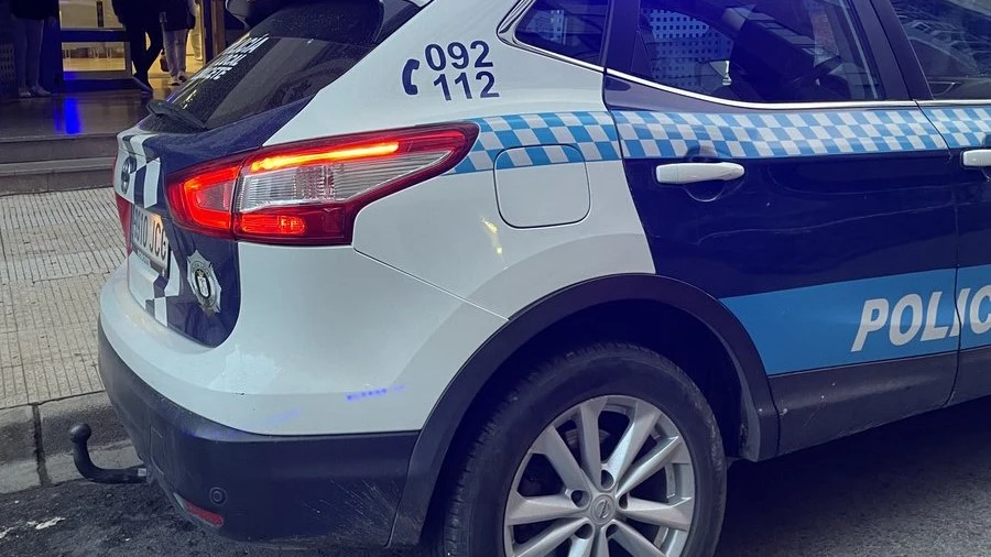 Imagen de archivo de un coche patrulla de la Policía Local de Albacete. 