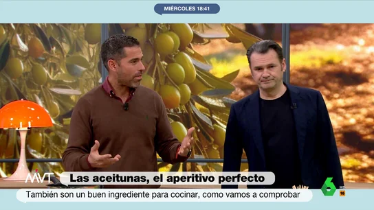Pablo Ojeda explica por qué las aceitunas engordan más si son verdes o negras ¿Se pueden comer aceitunas estando a dieta? ¿Cuántas al día podemos tomar? ¿Engorda lo mismo una negra que una verde? Pablo Ojeda visita Más Vale Tarde y, en este vídeo, despeja todas las dudas alrededor de este alimento.