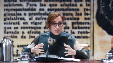 La ministra de Sanidad, Mónica García, ante la Comisión de Sanidad del Senado