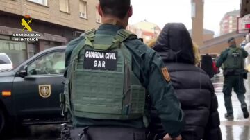 La Guardia Civil detiene a ocho miembros de los Trinitarios en País Vasco 