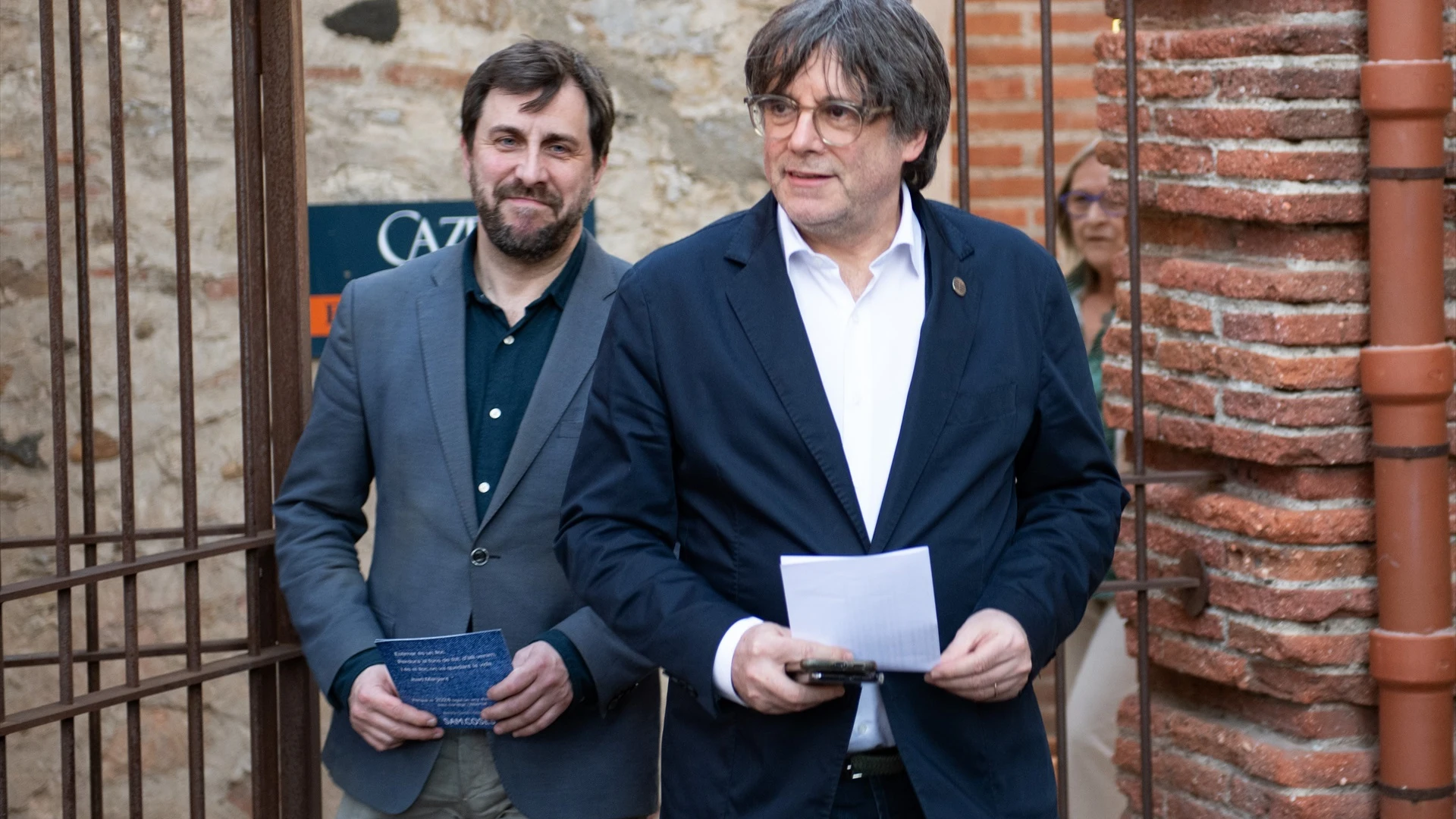 El eurodiputado Antoni Comín y el expresidente de la Generalitat, Carles Puigdemont/ Glòria Sánchez / Europa Press