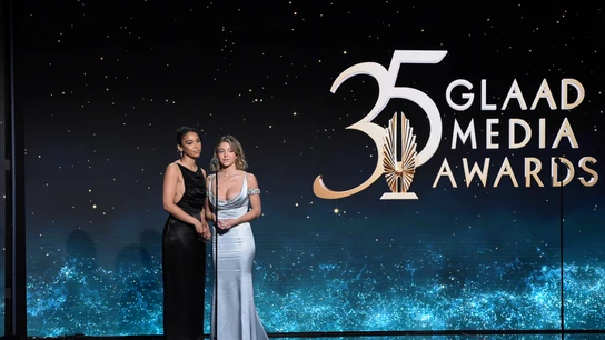 Alexandra Shipp y Sydney Sweeney en la 35.ª entrega de los premios GLAAD, donde 'Las noches de Tefía' ha sido reconocida como mejor serie de TV de habla hispana Alexandra Shipp y Sydney Sweeney en la 35.ª entrega de los premios GLAAD, donde 'Las noches de Tefía' ha sido reconocida como mejor serie de TV de habla hispana