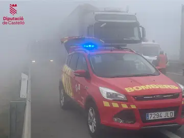 La niebla provoca en Castellón un choque múltiple con 40 vehículos y varios heridos, en la zona de la AP-7 