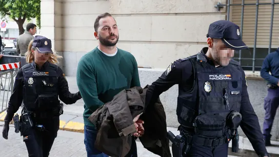 El sobrino de María del Monte, Antonio Tejado, a su llegada a los juzgados El sobrino de María del Monte, Antonio Tejado, a su llegada a los juzgados