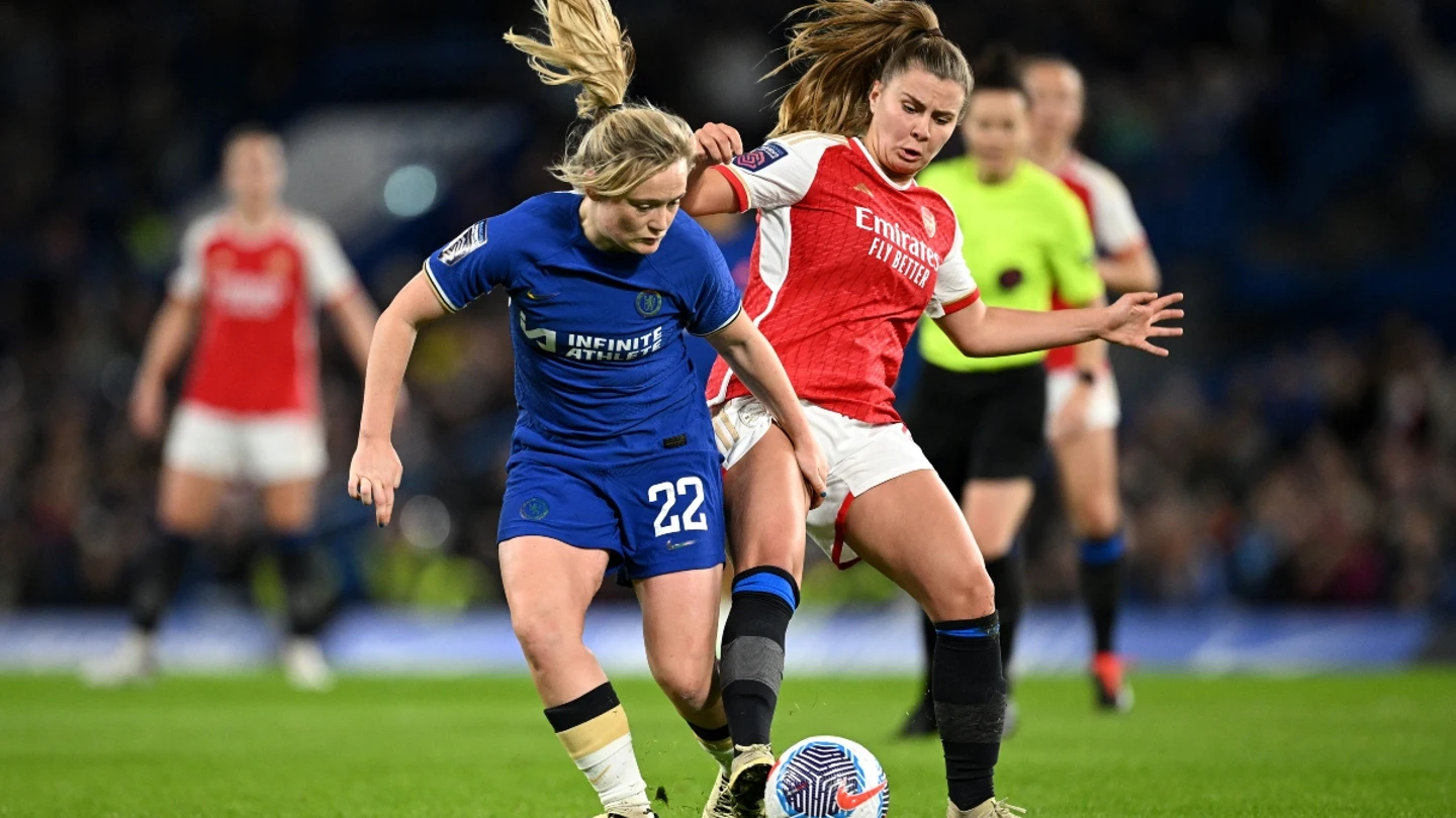 Las medias del Arsenal tapadas con cinta adhesiva Las medias del Arsenal tapadas con cinta adhesiva