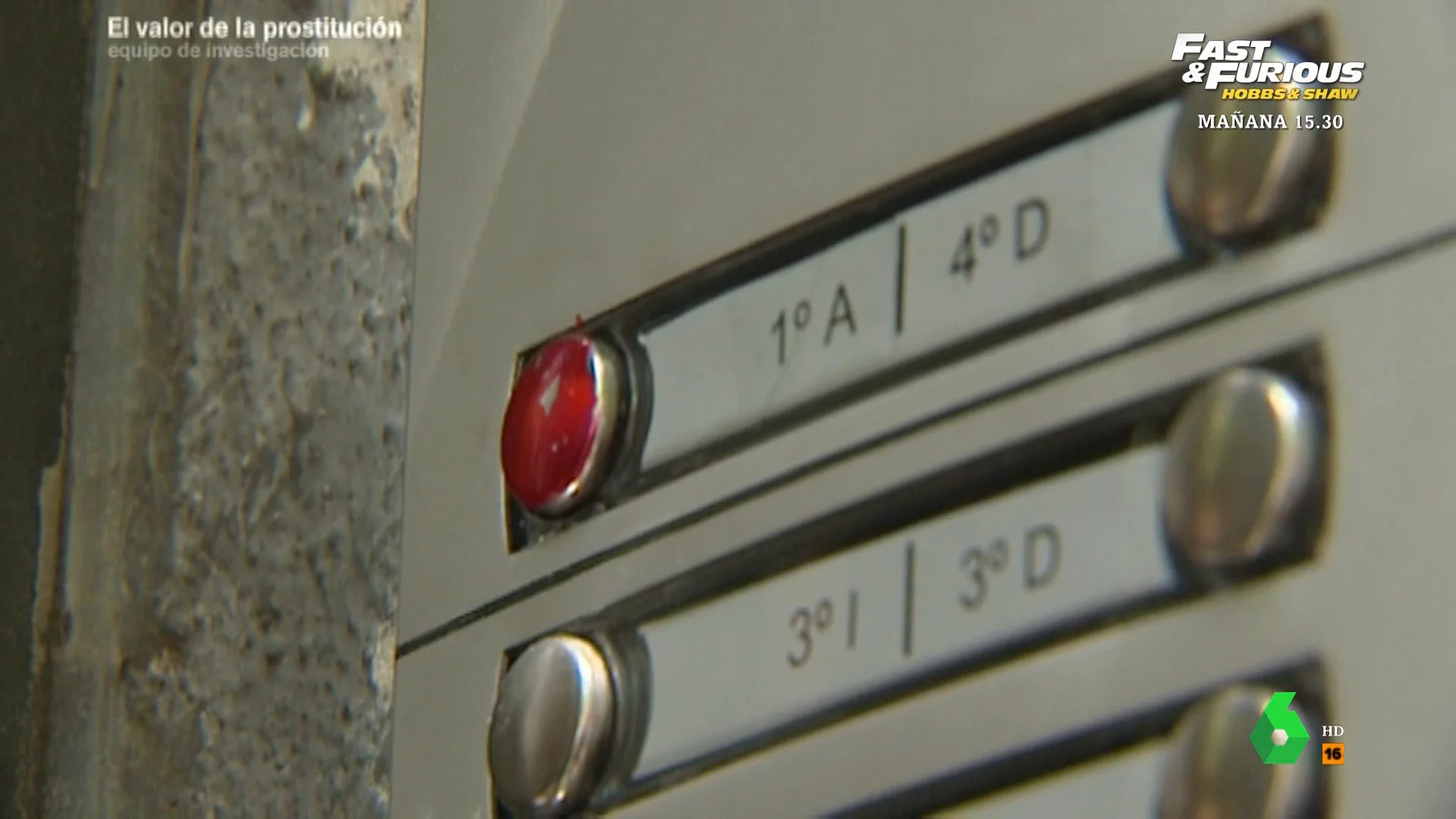 Marcan el timbre con pintauñas los pisos donde hay prostitución