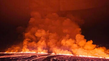 Imagen de la cuarta erupción volcánica en la península de Reykjanes, Islandia
