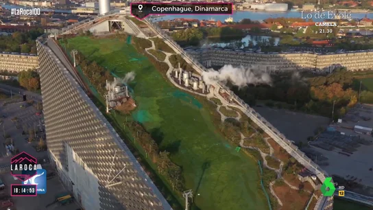 Una planta de residuos convertida en pista de esquí: se llama CopenHill y está en Dinamarca Una planta de residuos convertida en pista de esquí: se llama CopenHill y está en Dinamarca