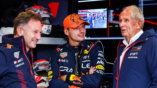 Max Verstappen, junto a Horner y Helmut Marko Max Verstappen, junto a Horner y Helmut Marko