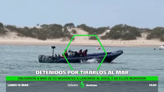Tres detenidos por la muerte de cinco migrantes que fueron arrojados al mar en Cádiz Tres detenidos por la muerte de cinco migrantes que fueron arrojados al mar en Cádiz