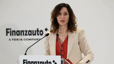 La presidenta madrileña, Isabel Díaz Ayuso, comparece en rueda de prensa