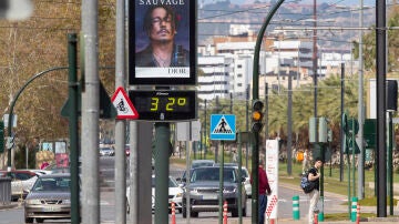 Termómetro de la Avenida Juan de Borbón de Murcia este domingo.