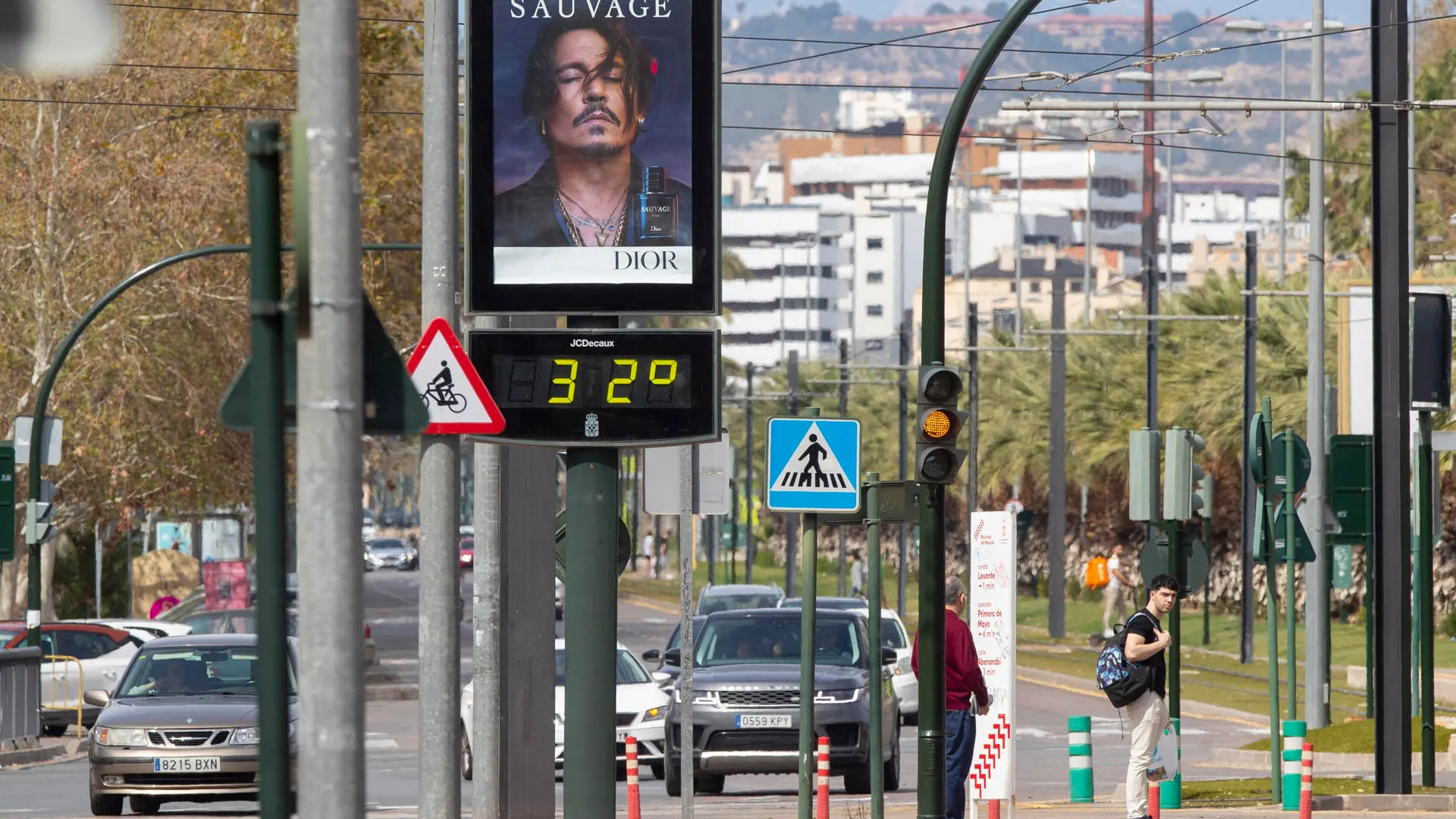 Termómetro de la Avenida Juan de Borbón de Murcia este domingo.