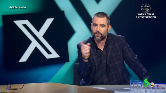 Dani Mateo analiza el cruce de tweets entre PP y PSOE: "¿Se darán cuenta de que no se puede hacer política a base de frase ingeniosa?" Dani Mateo analiza el cruce de tweets entre PP y PSOE: "¿Se darán cuenta de que no se puede hacer política a base de frase ingeniosa?"